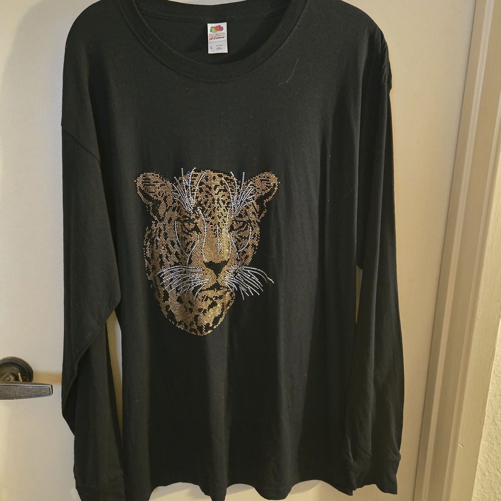 Fruit of the Loom Black Long Sleeve Tee Size Large with Leopard Design